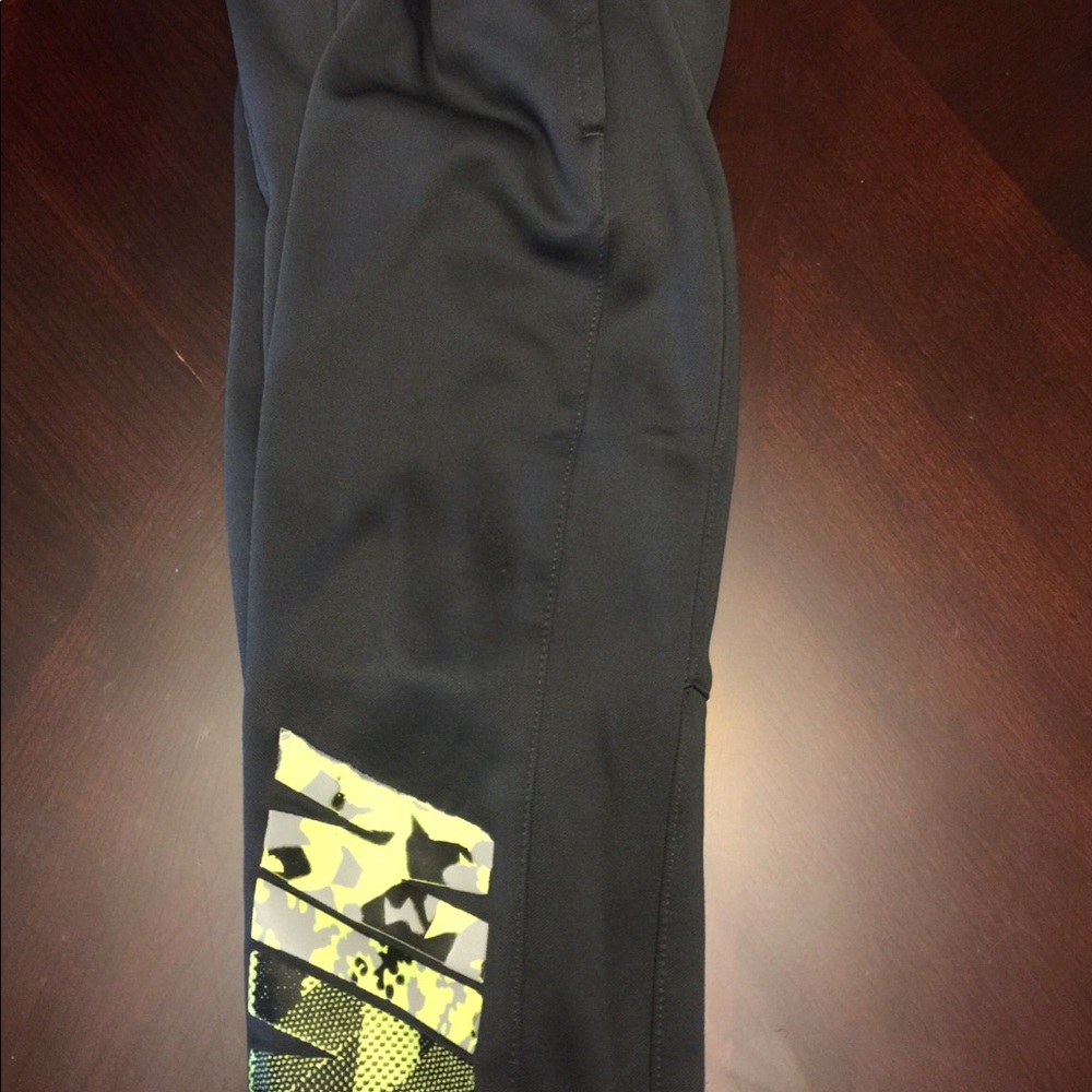 Nike jogging pants